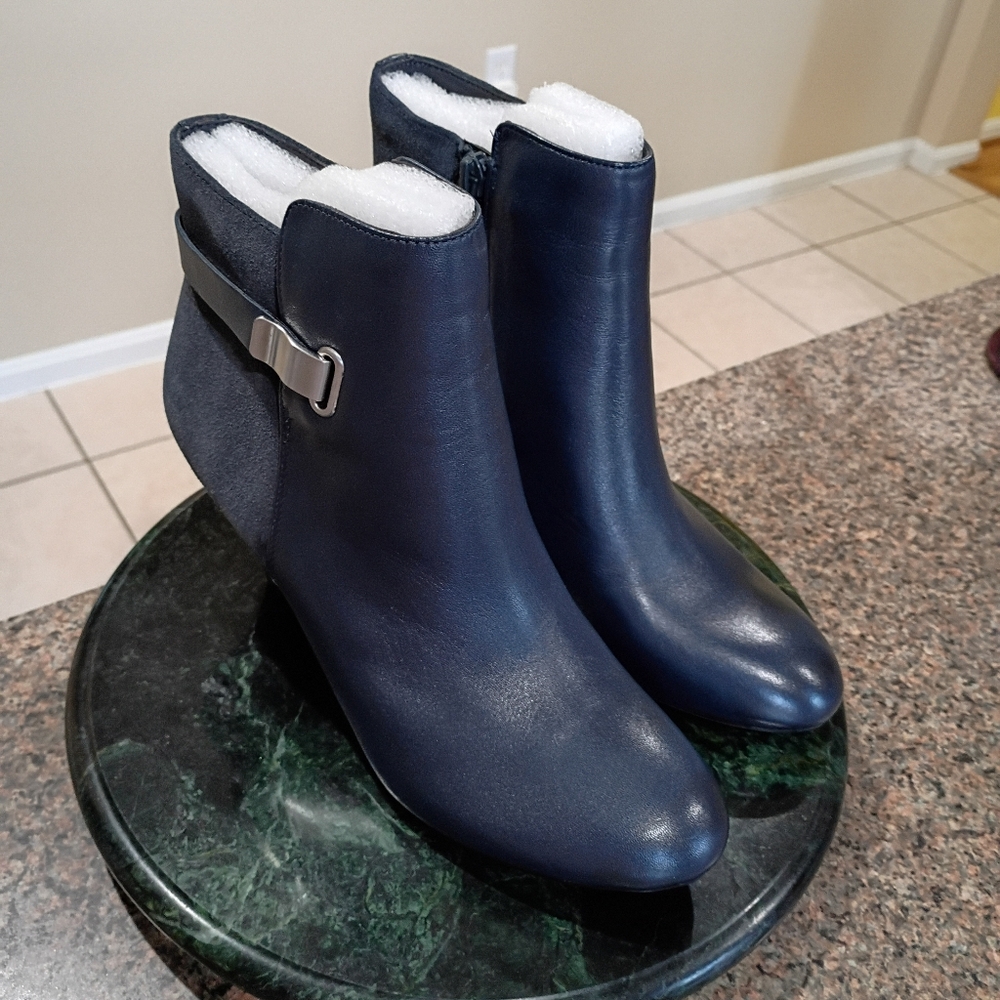 NWOT Naturalizer N5 Comfort Boots - Navy Blue- Never worn.